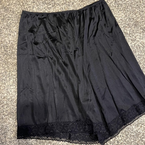 Vanity Fair Split Slip Shorts Womens XL Black Nylon Lace Trim Lingerie Underwear - Picture 2 of 7